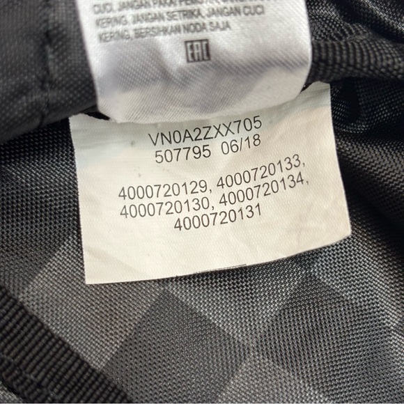 Vans  Ward Crossbody Black-White Checkerboard Large Fanny Pack Unisex - Picture 11 of 15